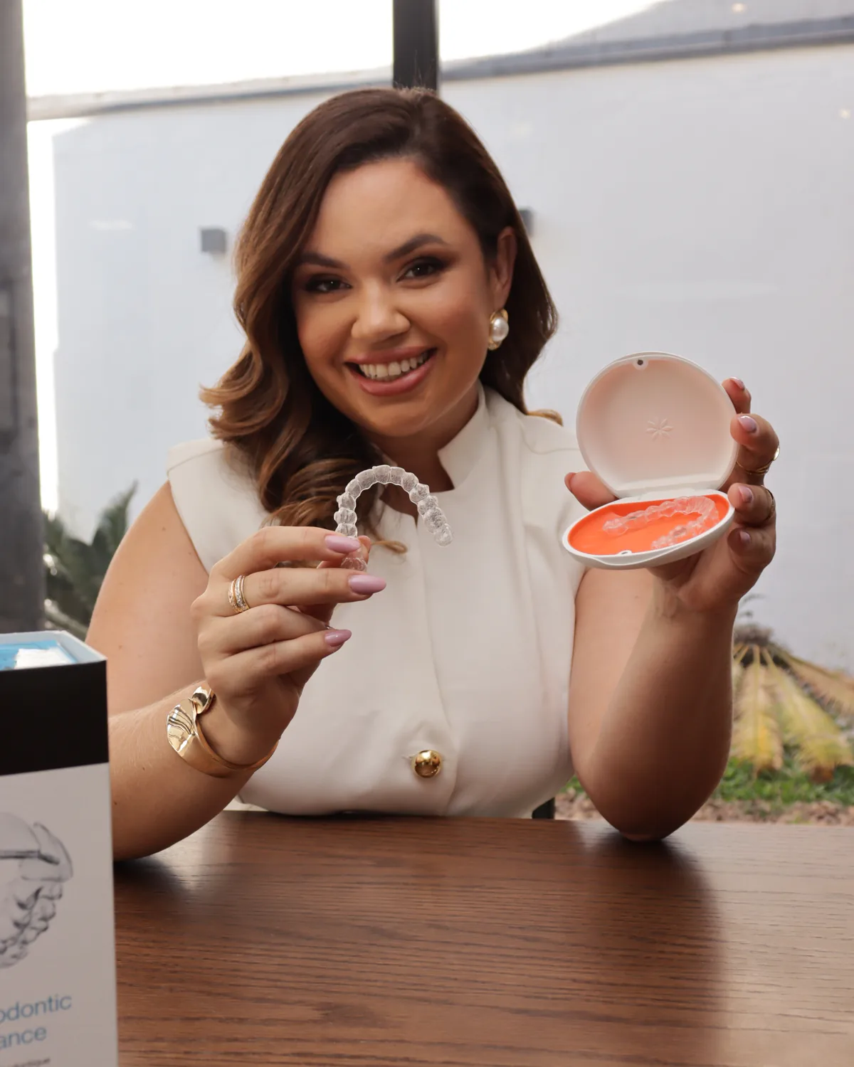 Dra. Nayanna Carvalho apresentando o alinhador Invisalign na NC Clinic